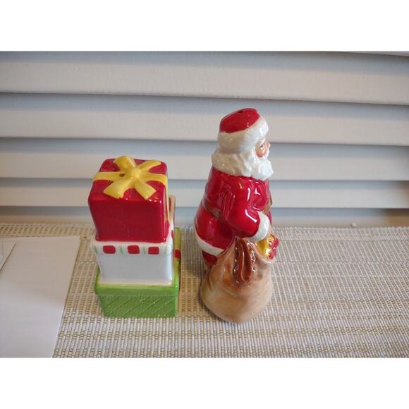 Spode Christmas Tree Santa Salt & Gift Box Pepper Shaker Set GUC in Box - Picture 11 of 11